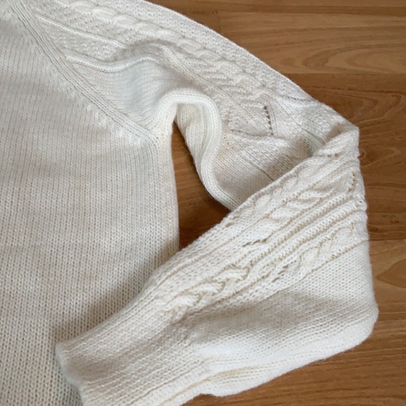 Elsamanda Winter White Sweater - Picture 6 of 16